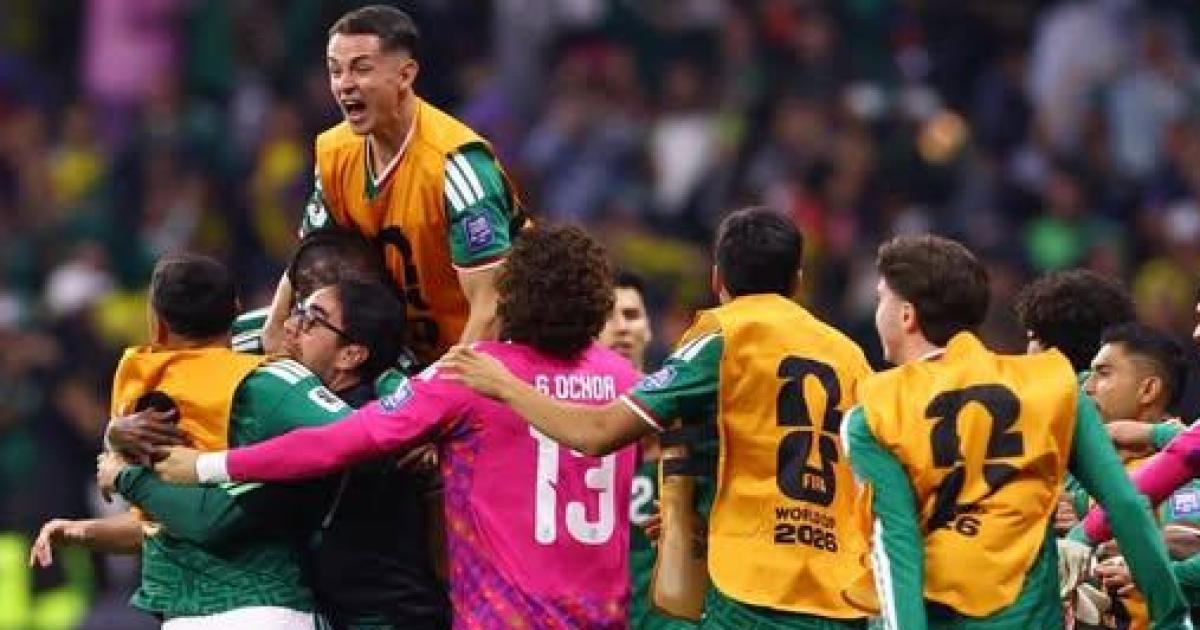 Meacutexico fue letal en el primer tiempo y sacoacute boleto para los octavos de final