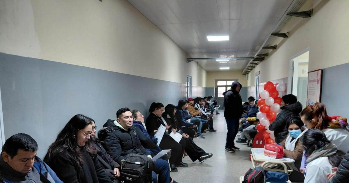 La campantildea de donacioacuten de sangre en Friacuteas sumoacute 70 voluntades