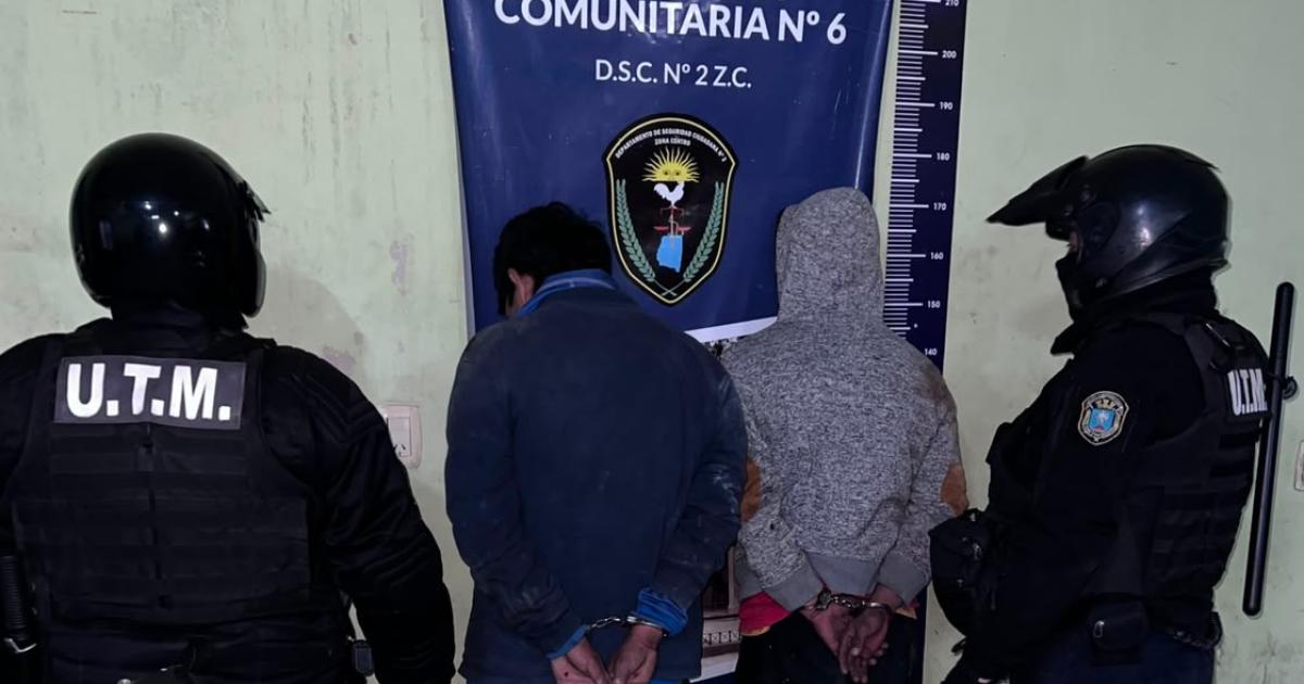 Detienen a dos hombres acusados de asaltar a un chofer de Uber Moto