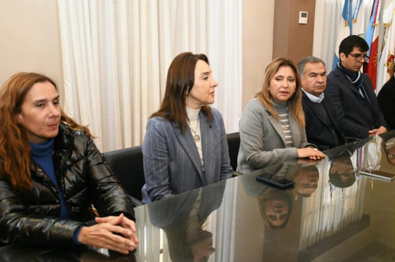 Fuentes y Nassif firman convenios para praacutecticas profesionalizantes
