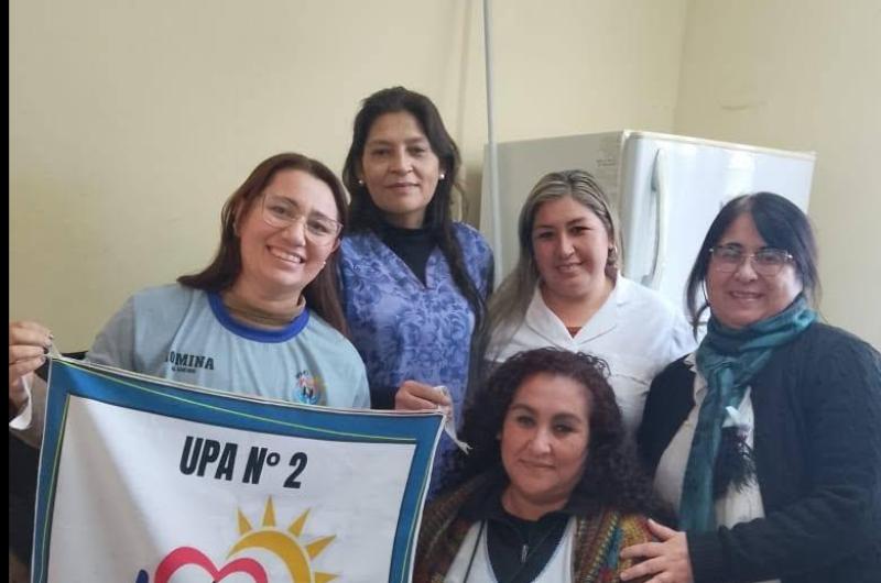 Colocan la antigripal a docentes de Escuela Los Pinos