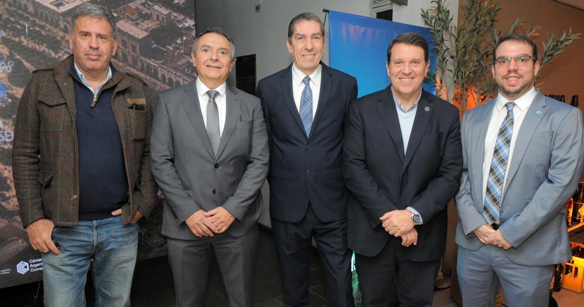 CELEBRACIOacuteN DE LA CAacuteMARA DE COMERCIO