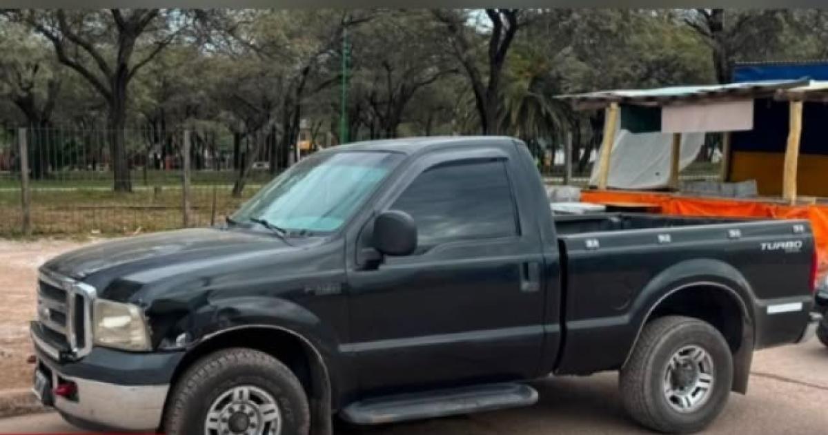 Lo que pareciacutea un simple traacutemite terminoacute con el secuestro de un vehiacuteculo