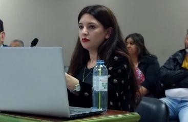 Denunció a su expareja, un agente de policía, por presunto hostigamiento
