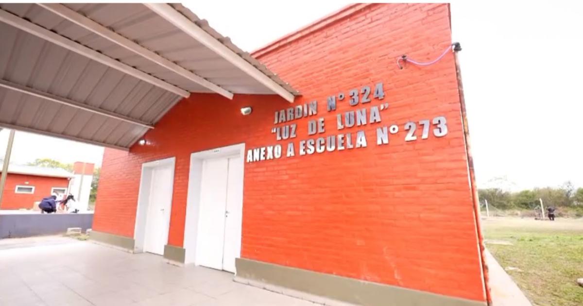 El gobernador Suaacuterez inaugura hoy 4 obras escolares en el Dpto Banda