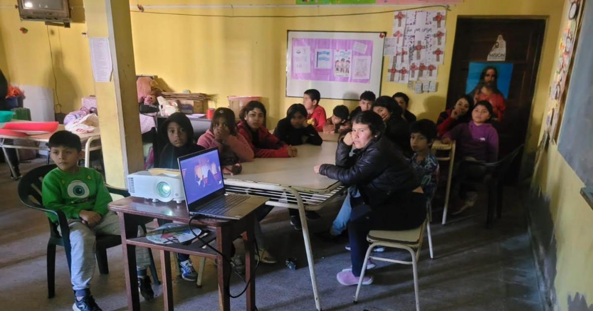Con eacutexito finalizoacute el ciclo de talleres sobre riesgos digitales para los nintildeos