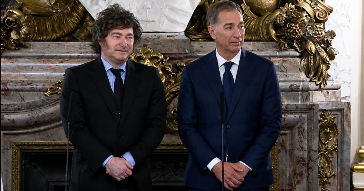 Milei eliminoacute el Ministerio del Interior por DNU y transfirioacute sus funciones a la Jefatura de Gabinete de Santilli