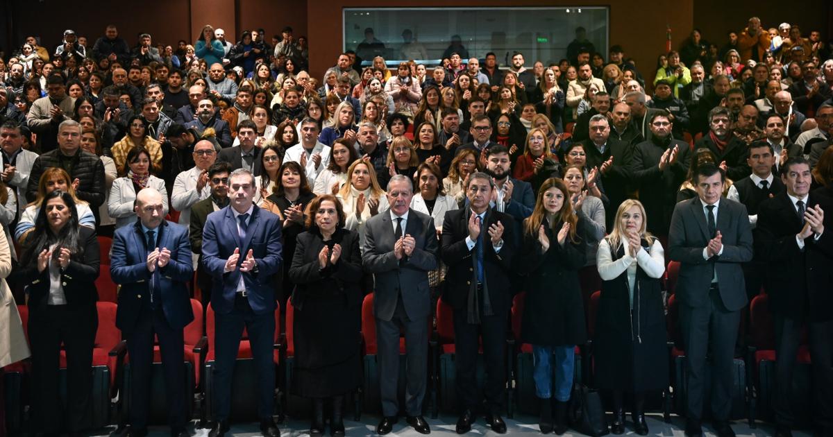 El Gobernador presidioacute el acto central por el Diacutea del Meacutedico y ratificoacute el compromiso del Estado con el arraigo de la salud rural