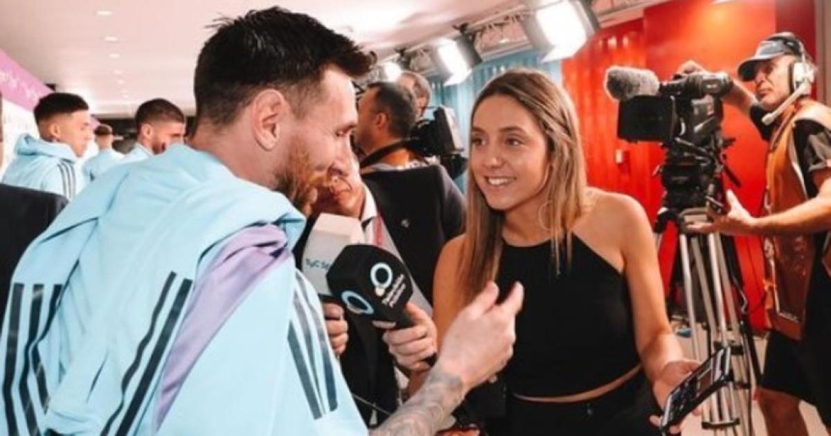 Messi saludoacute con un beso a Sofi Martiacutenez tras la poleacutemica que se armoacute en las redes sociales