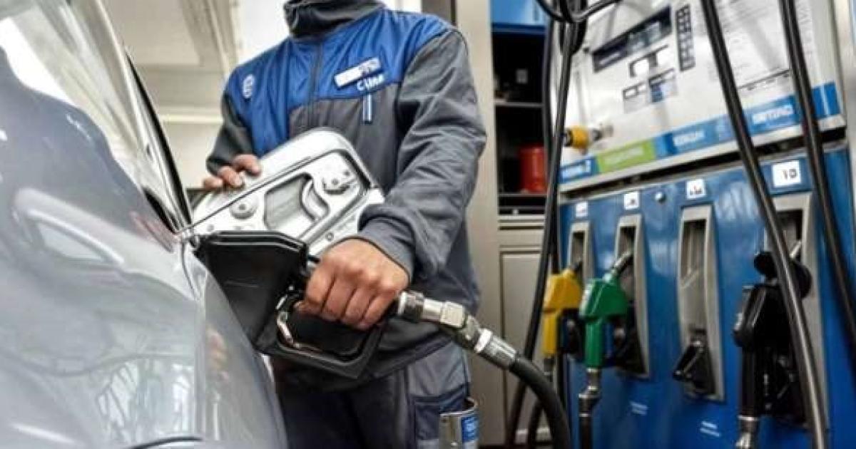 El Gobierno apuesta a una baja de las naftas para acelerar la desaceleracioacuten de la inflacioacuten