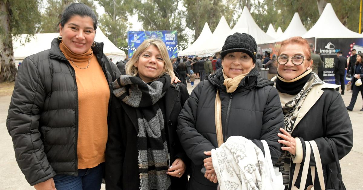 LA FERIA ARTESANAL ESTAacute A PLENO