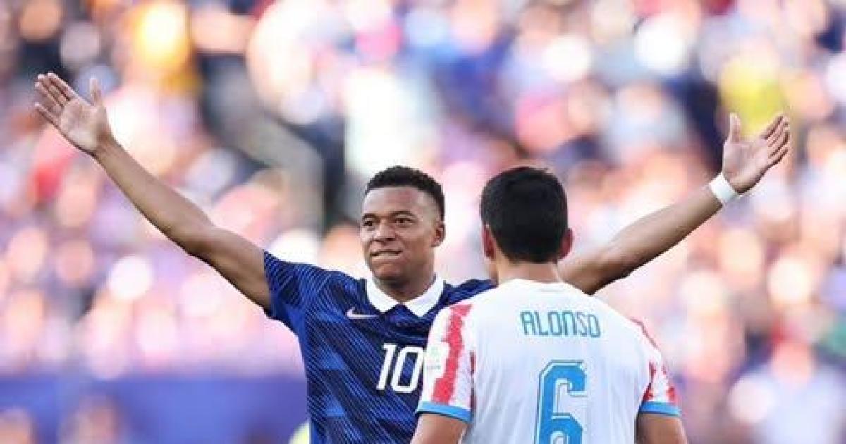 Kylian Mbappeacute de penal acaboacute con el suentildeo de Paraguay