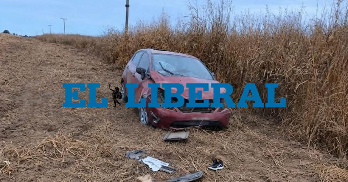 Un policiacutea fallecioacute tras un violento vuelco en la Ruta 6 cerca del INTA