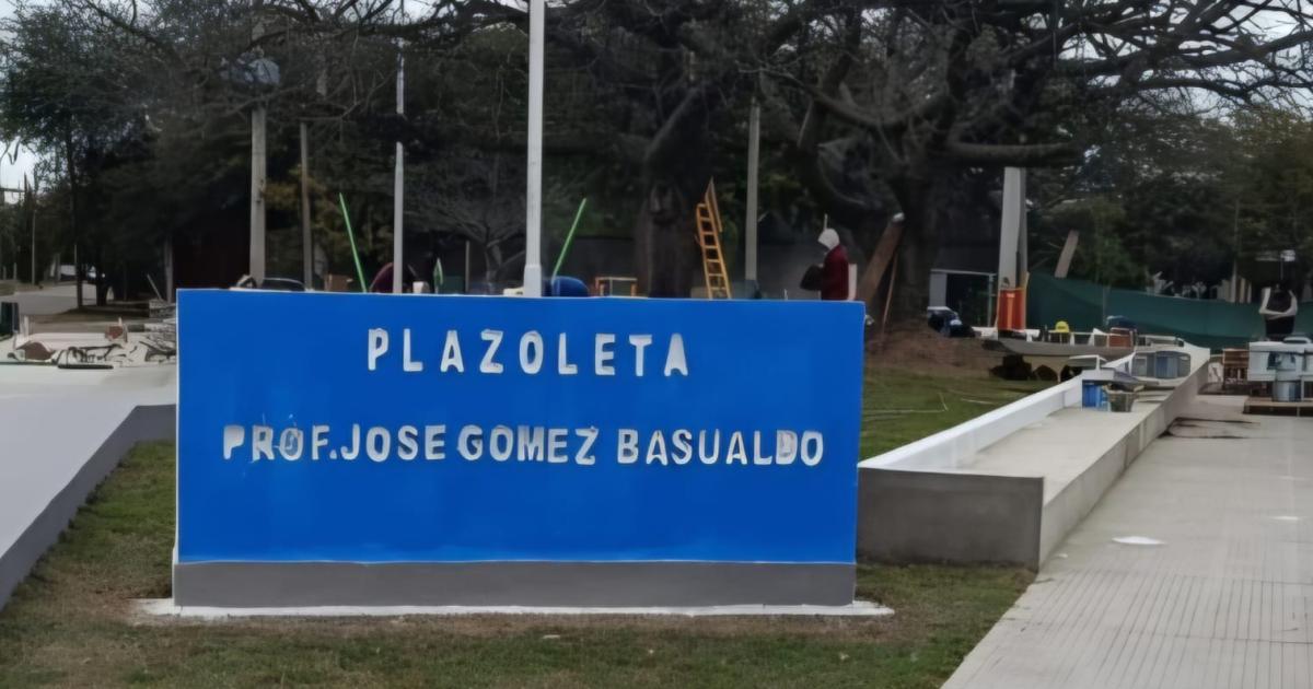 Inauguran la remodelacioacuten integral de la plazoleta Profesor Joseacute Goacutemez Basualdo en barrio Tradicioacuten