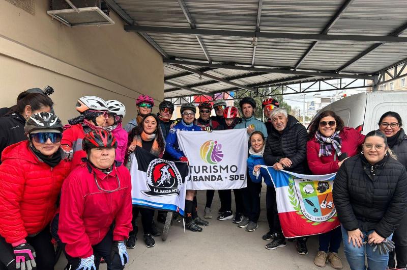 El ciclismo e historia se unieron en Pedaleando el vals de la ciudad