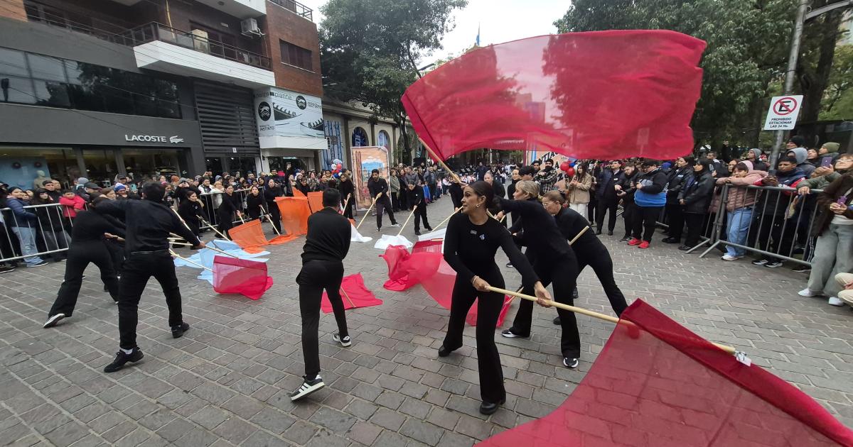 El Santiago Baila reunioacute a maacutes de 1900 alumnos de los jardines de infantes