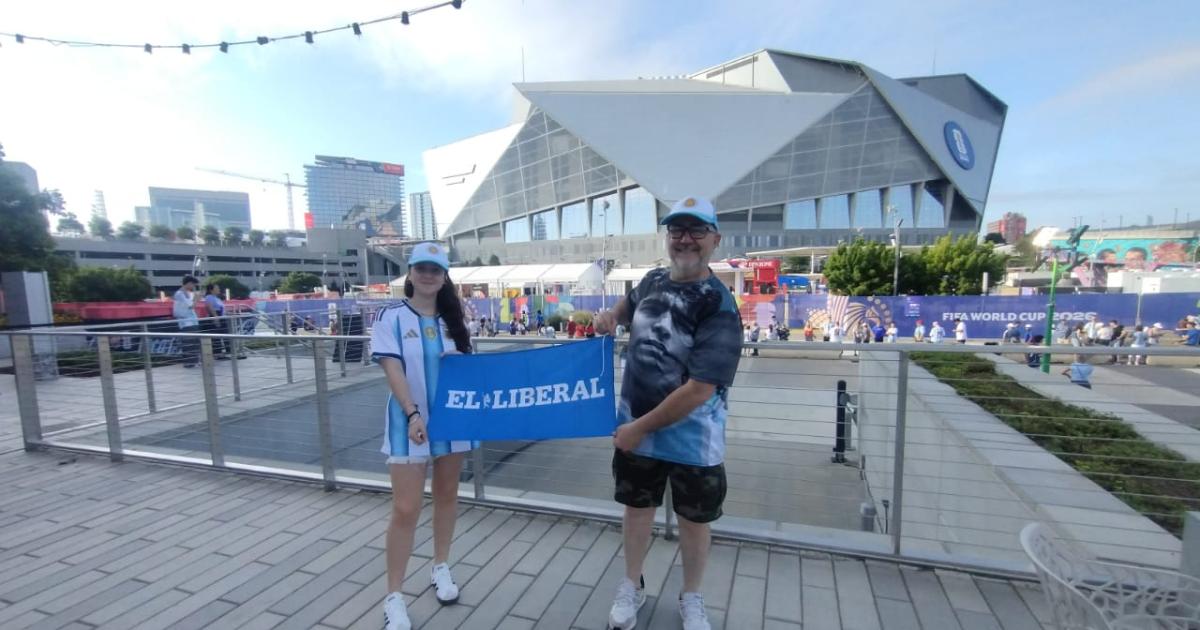 VIDEO  La gente comienza a ingresar al Mercedes-Benz Arena y EL LIBERAL vive la previa desde Atlanta