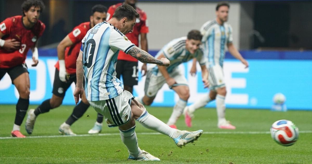 VIDEO- iexclGol de Messi El 10 aparecioacute cuando Argentina maacutes lo necesitaba