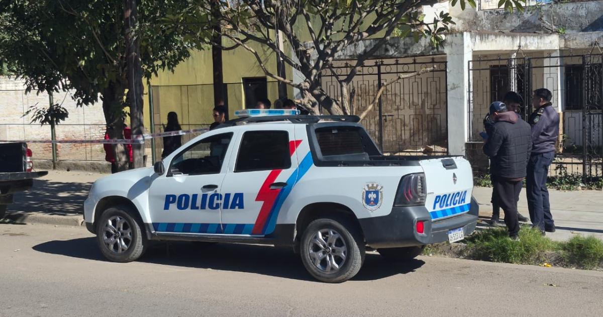 AUTOPSIA El cadver de la mujer fue trasladado a la morgue judicial para ser sometido a la correspondiente necropsia La casa quedó con custodia policial