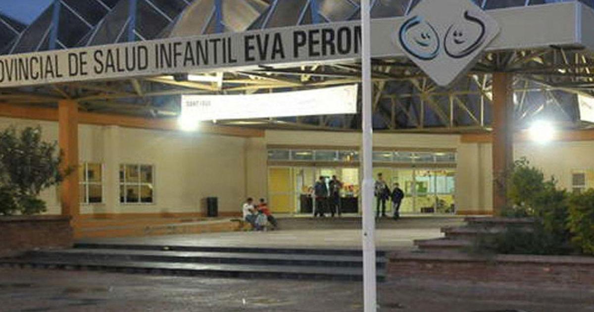 Dos menores fueron atropelladas por una motocicleta tras cruzar corriendo una avenida