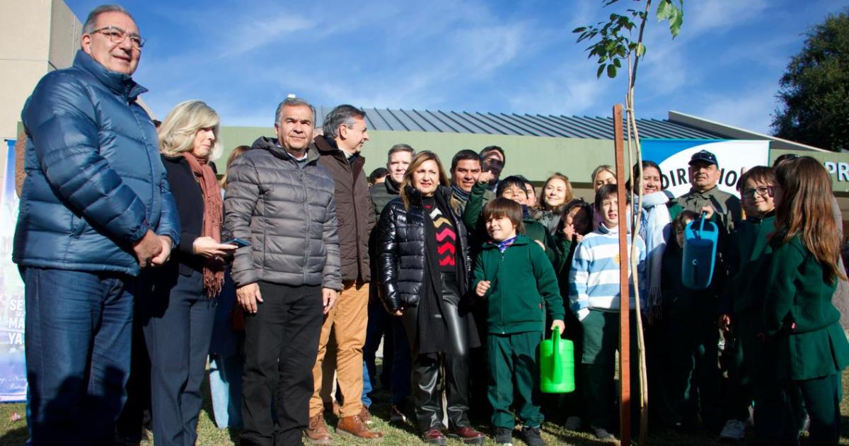 La intendente lanzoacute campantildea de Arbolado Urbano 2026