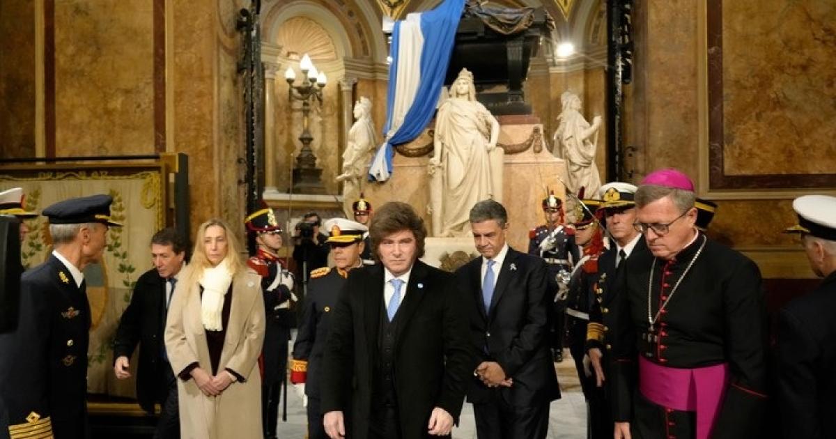 Tras la vigilia en Tucumaacuten Milei asistiraacute al Tedeum por el 9 de Julio junto a su Gabinete