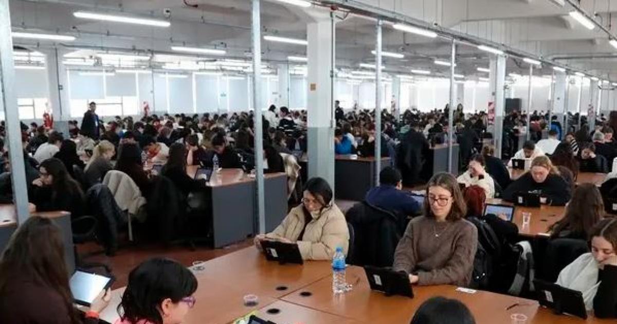 Maacutes de 3200 meacutedicos rindieron el examen para ingresar a las residencias 2026 por primera vez en formato digital