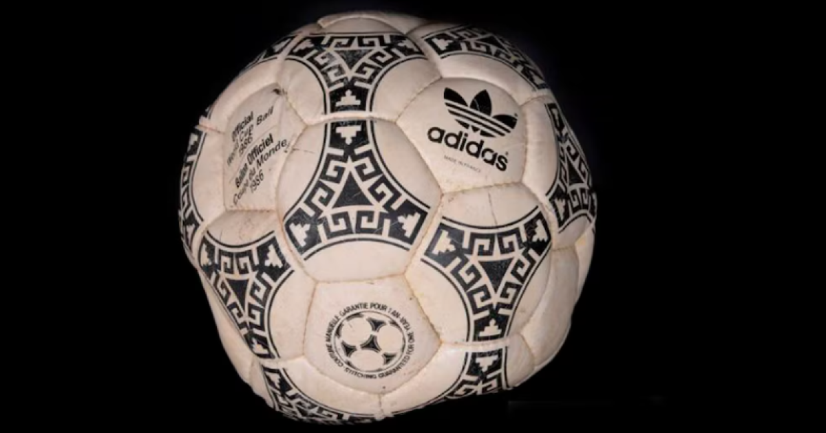 La pelota asociada a la Mano de Dios y al Gol del Siglo