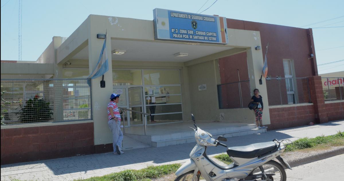 Golpeoacute y amenazoacute de muerte al novio de su hija frente a un colegio