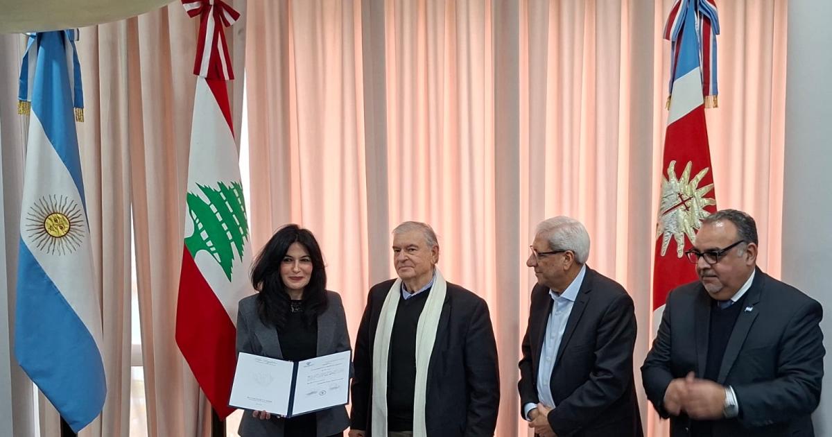 La Legislatura recibioacute a la embajadora del Liacutebano en una visita institucional