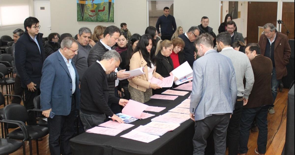 El Tribunal Electoral de la Provincia resolvioacute planteos sobre modelos de boletas