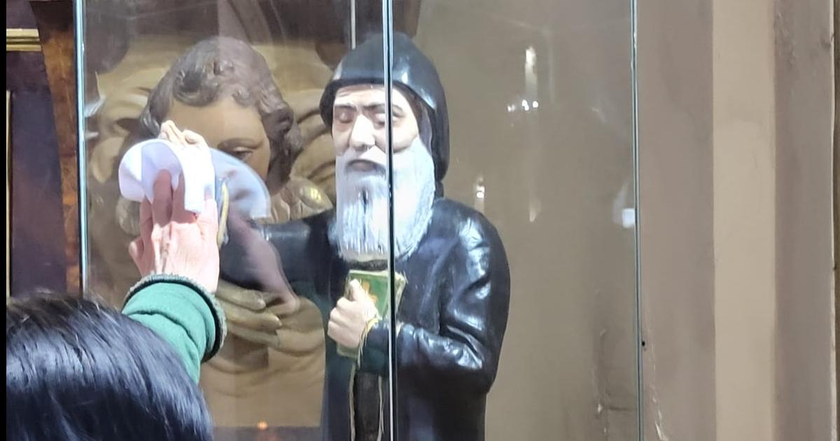 Este viernes se entronizoacute la imagen de San Charbel en la Catedral de Santiago del Estero