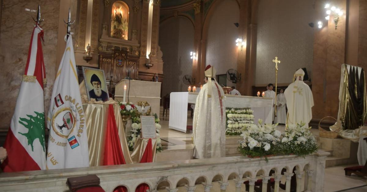 Este viernes se entronizoacute la imagen de San Charbel en la Catedral de Santiago del Estero