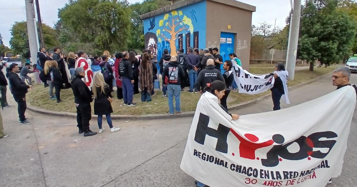 Pintan un imponente mural por los Derechos Humanos en el Bdeg Autonomiacutea