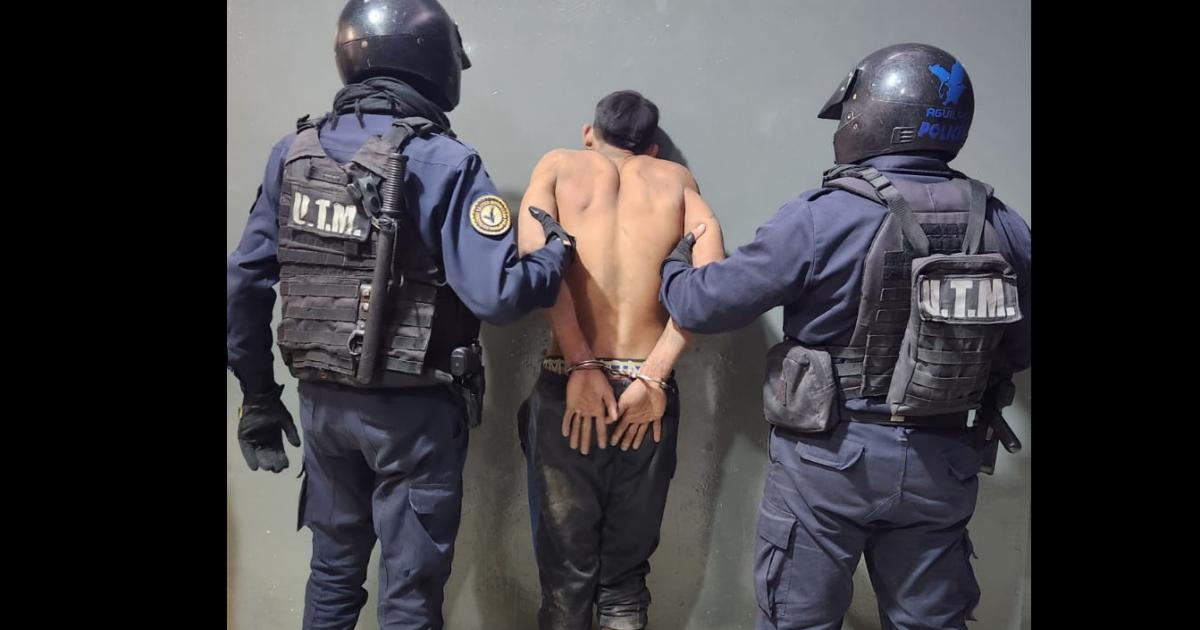 Cayoacute Catuque y vecinos atacaron a la Policiacutea para impedir su arresto en La Banda