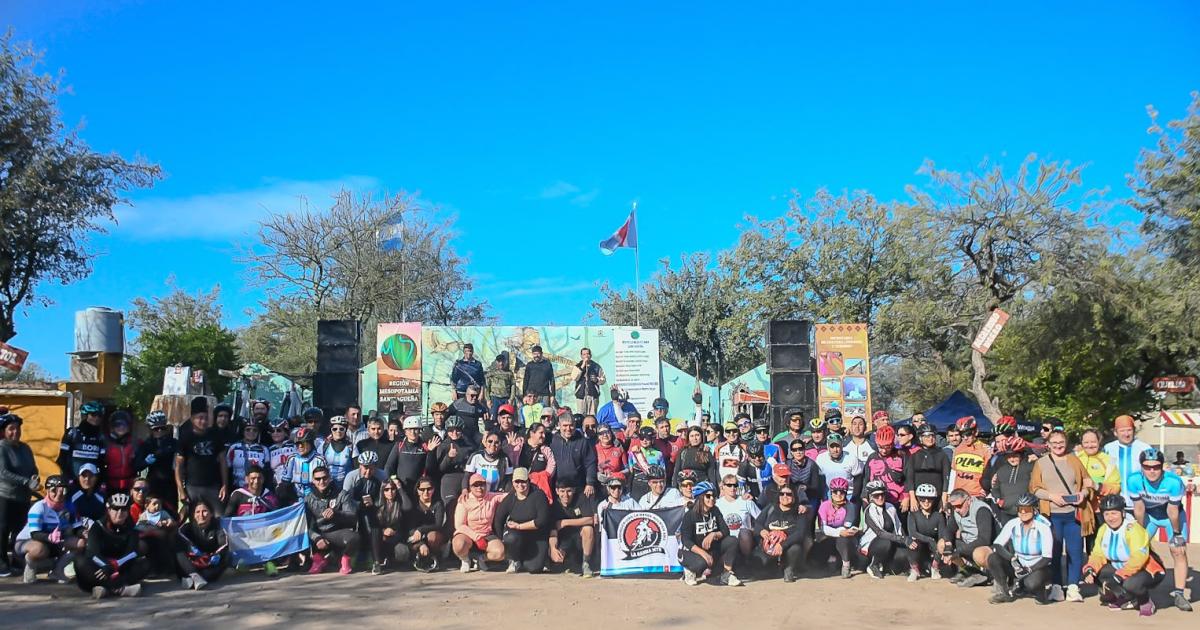 Exitosa primera Travesiacutea de Cicloturismo por los pueblos maacutes antiguos en Atamisqui