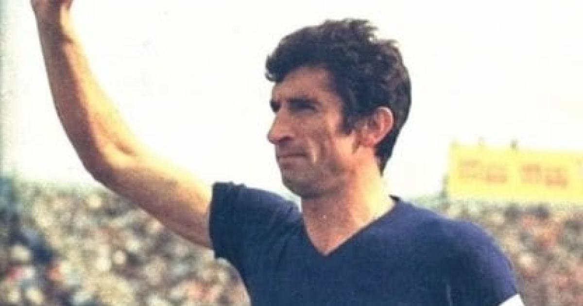 La FIFA autorizoacute a la seleccioacuten argentina a usar brazalete negro por la muerte de Antonio Rattin