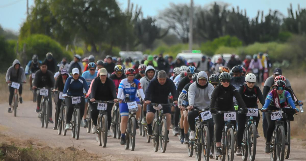 Exitosa primera Travesiacutea de Cicloturismo por los pueblos maacutes antiguos en Atamisqui