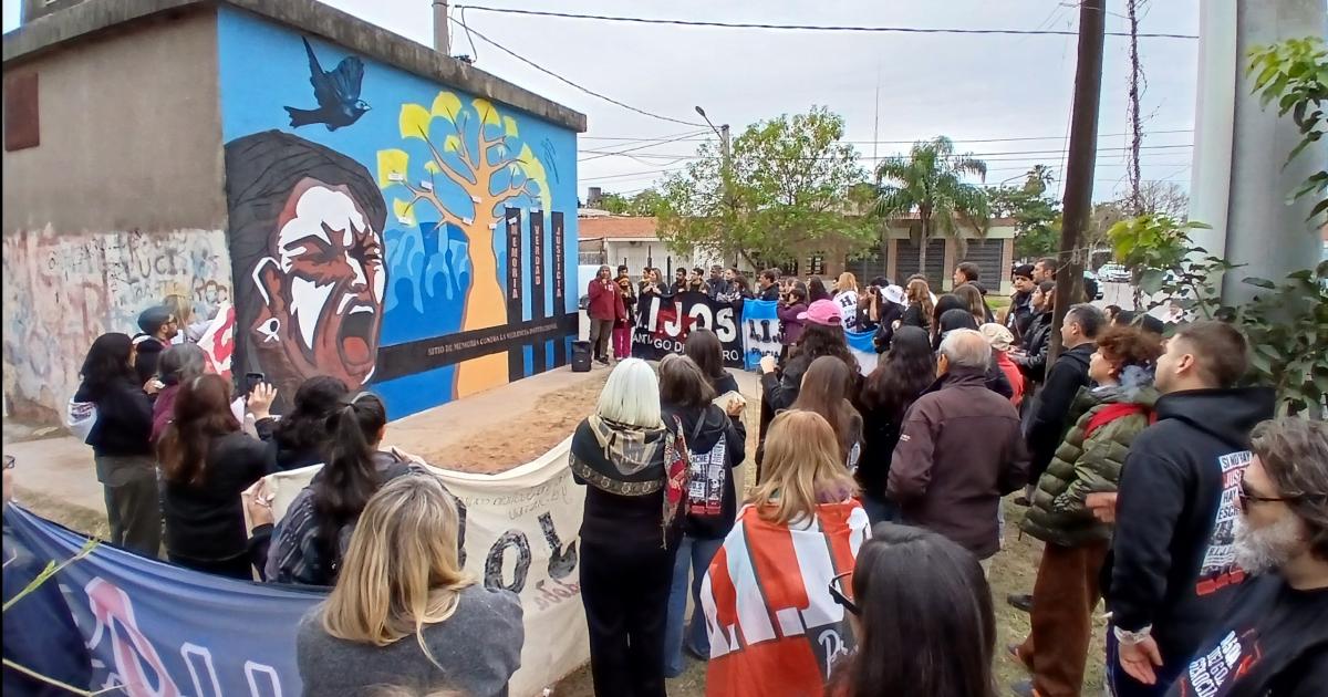 Pintan un imponente mural por los Derechos Humanos en el Bdeg Autonomiacutea
