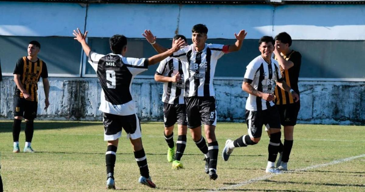 Central Coacuterdoba goleoacute a Mitre en el claacutesico santiaguentildeo