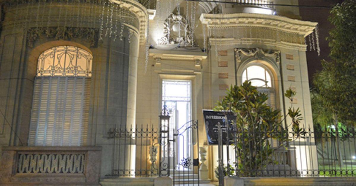 Disentildeadores santiaguentildeos inauguran muestra artiacutestica