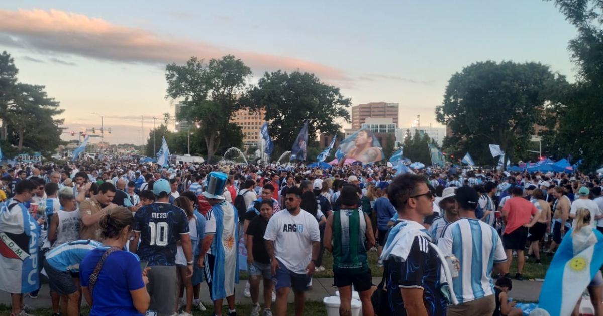 Los hinchas argentinos comienzan a llegar a Atlanta bajo un clima tenso