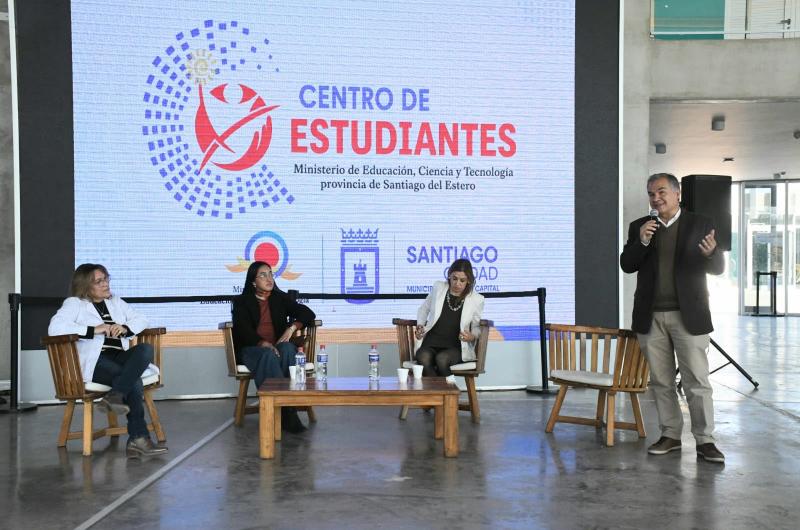 El secretario Benavente participoacute de una jornada con centros de estudiantes del secundario 