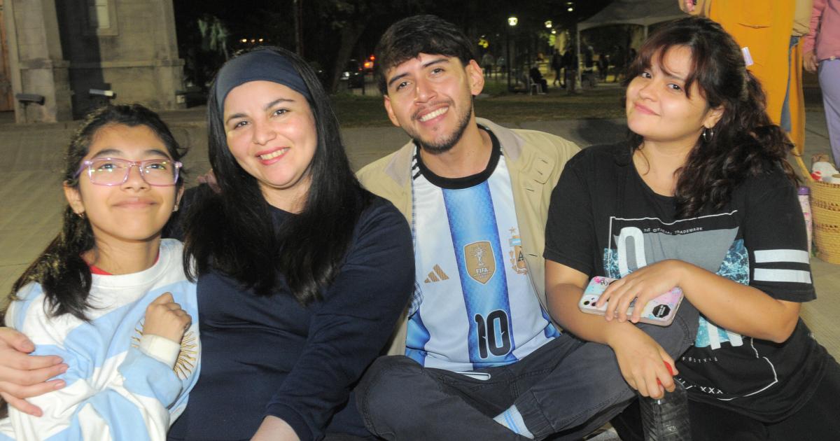 FIESTA SUNSET EN EL P DEL ENCUENTRO