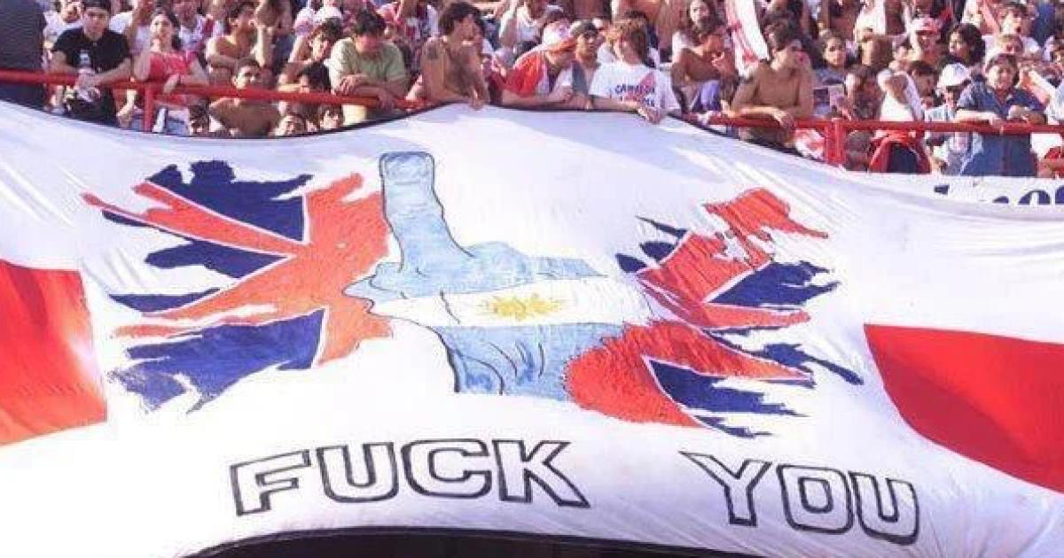 Se calienta el partido contra Inglaterra- prohiacuteben ingresar con banderas de las Islas Malvinas
