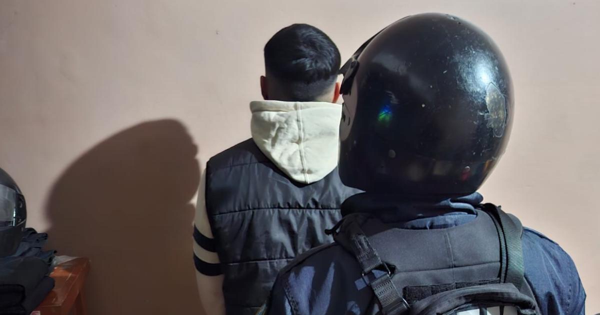 Violoacute las medidas llegoacute a la casa de la ex e intentoacute entrar a la fuerza