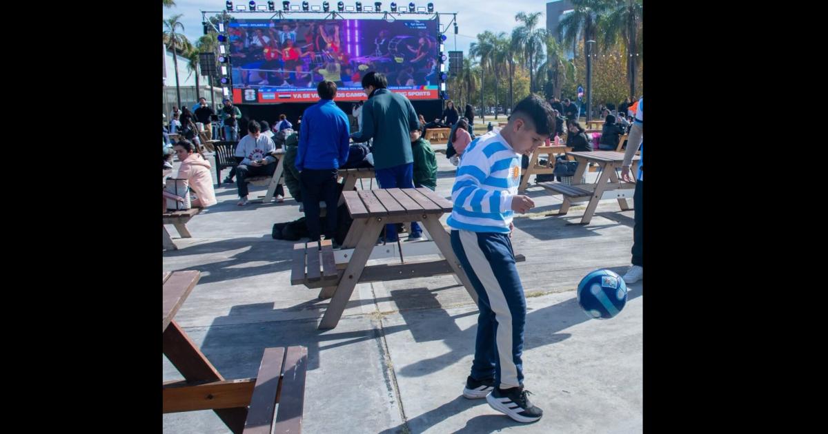 Todos los lugares de la provincia donde los hinchas podraacuten juntarse a ver Argentina - Inglaterra