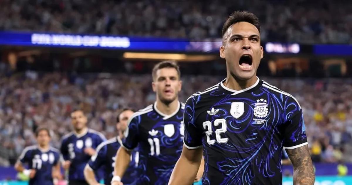 La historia detraacutes de la camiseta alternativa que usaraacute Argentina frente a Inglaterra