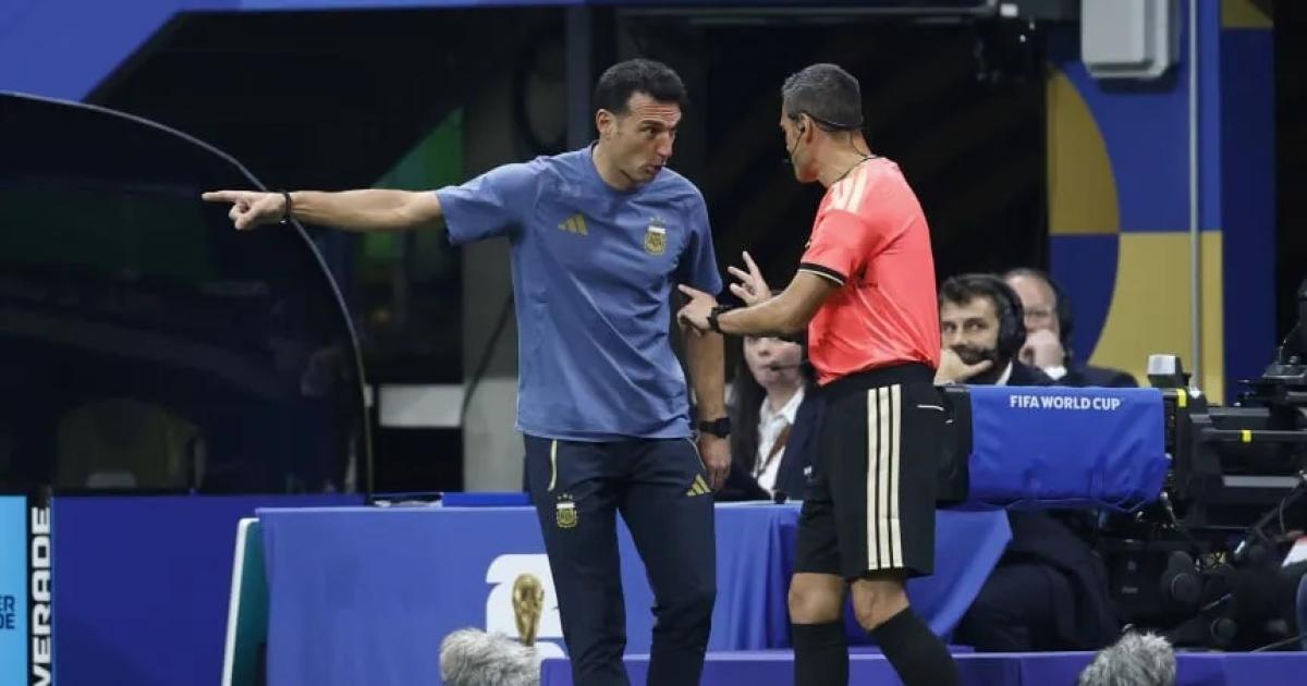VIDEO Scaloni explotoacute contra el arbitraje- Cobraacute la c de tu madre