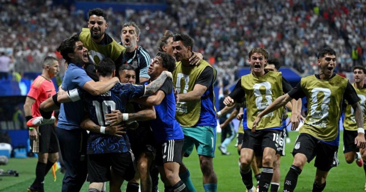 A defender la corona Argentina vencioacute a Inglaterra y jugaraacute la final de la Copa del Mundo